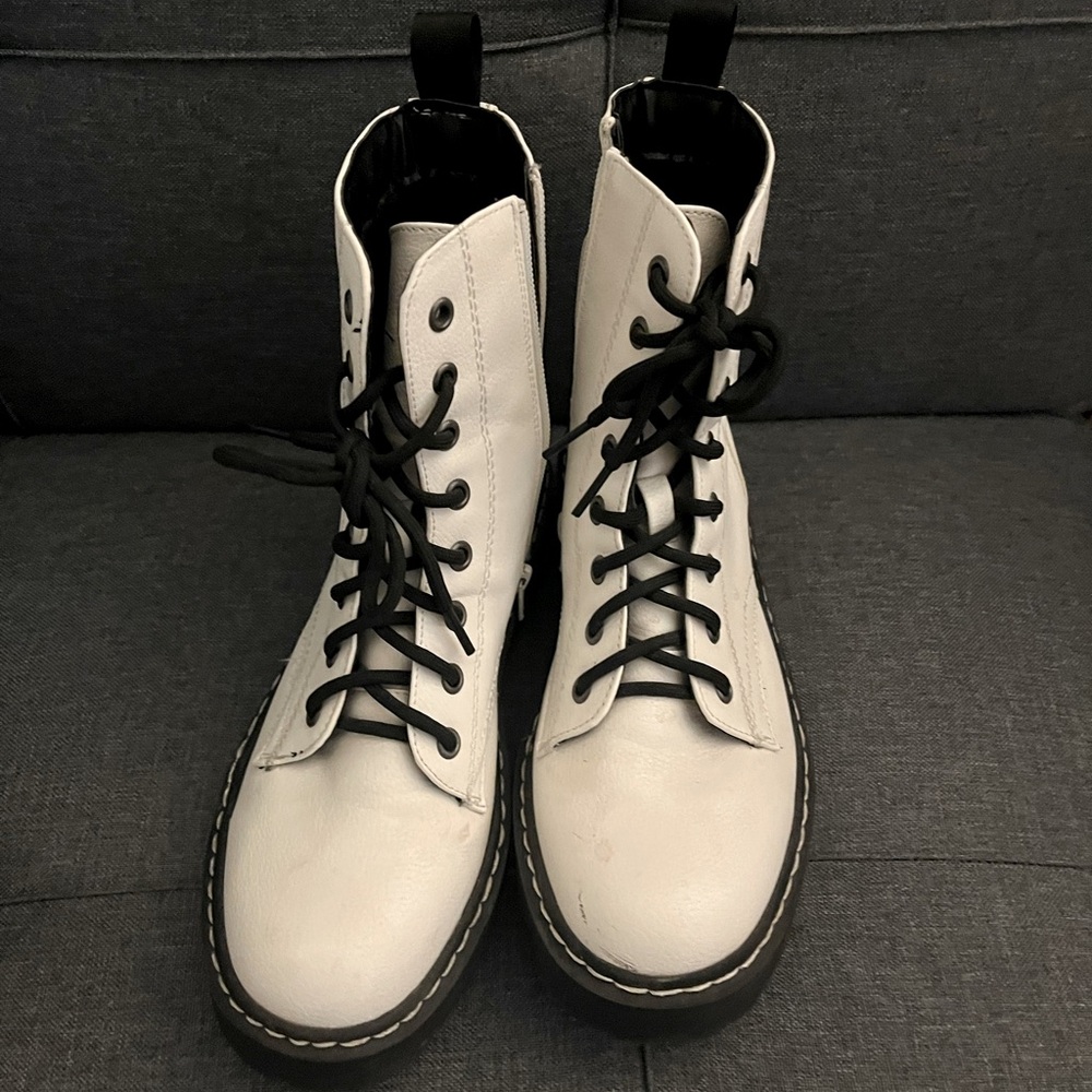 White Lace Boots 🤍